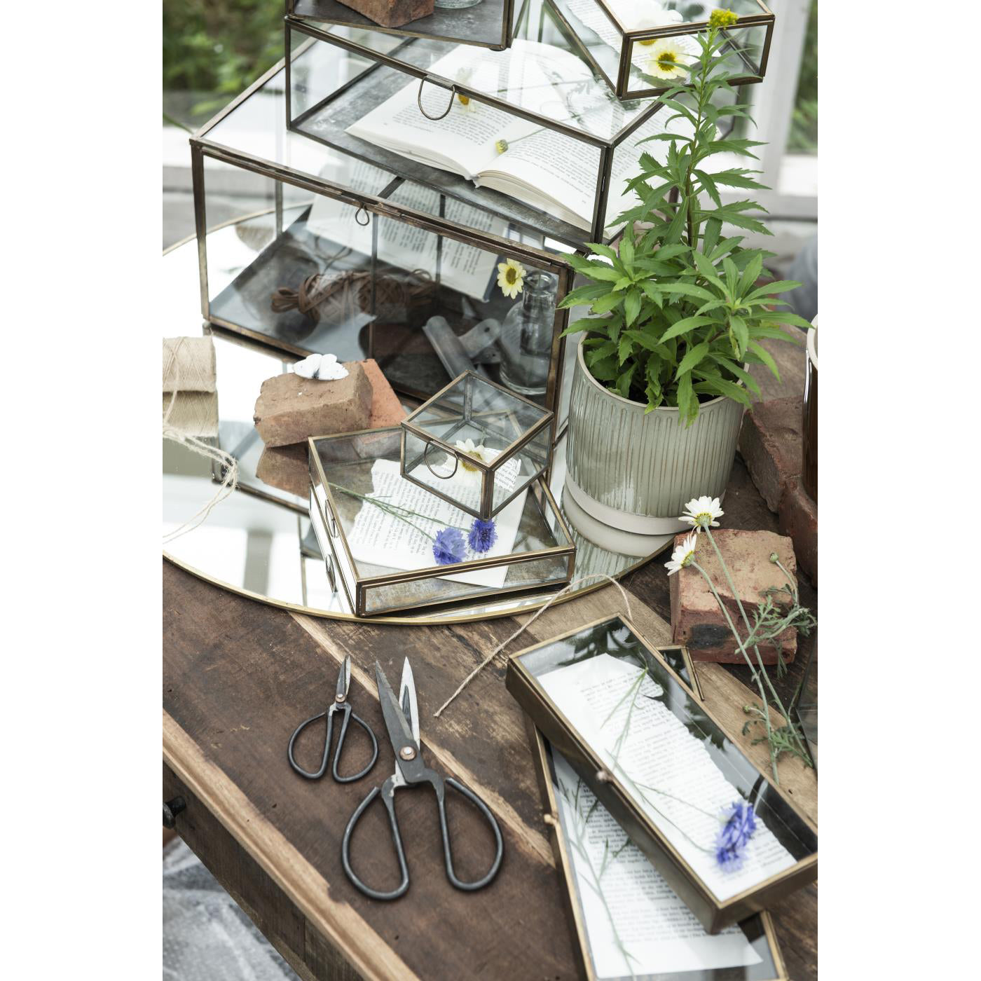 Caja de Vidrio con Argolla Color Bronce 21,5x21,5 cm