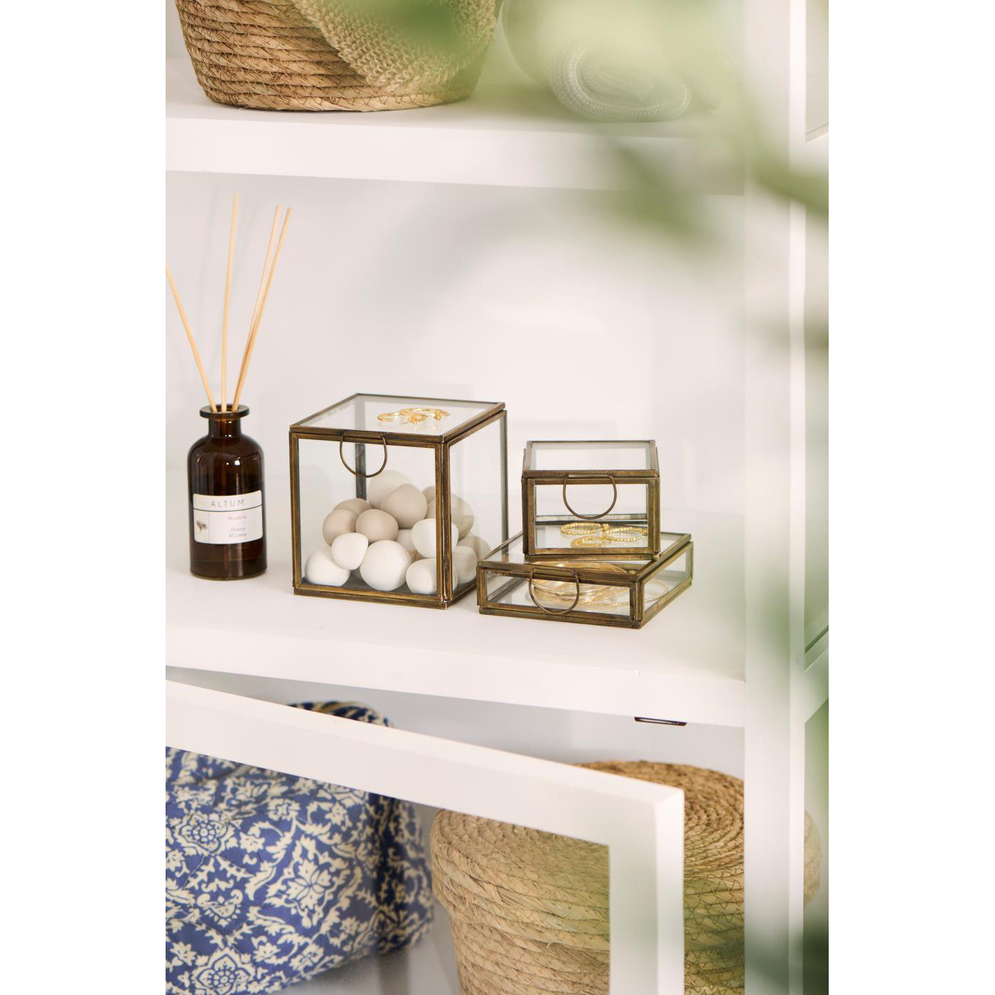 Caja de Vidrio con Manilla color Bronce Envejecido