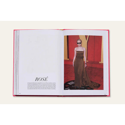 Libro The Essence of Yves Saint Laurent