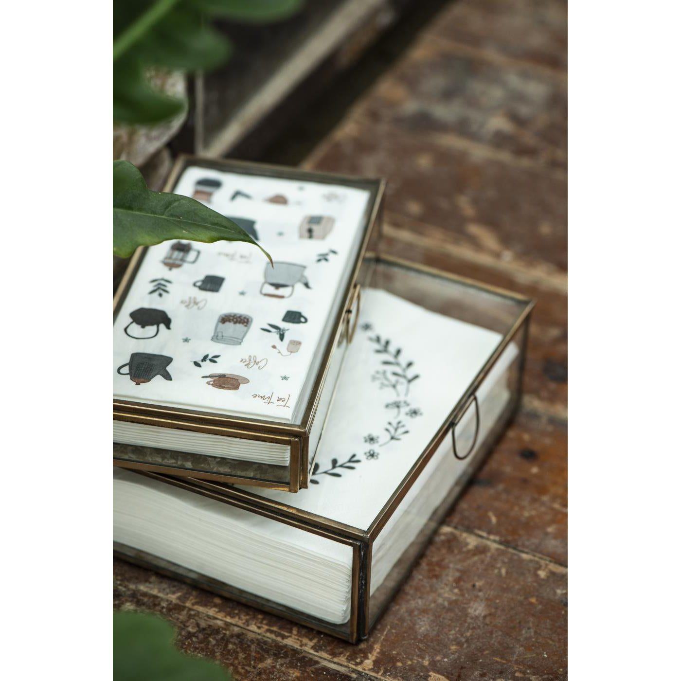 Caja de Vidrio con Argolla Color Bronce 21,5x21,5 cm